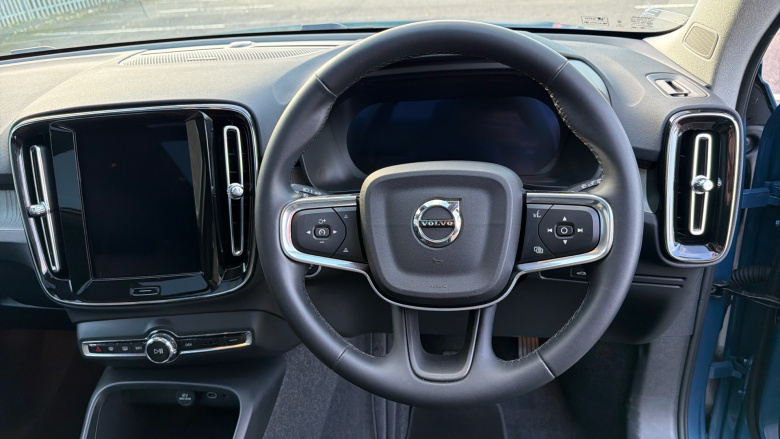 Volvo XC40 2.0 B3P Ultra Dark 5dr Auto Petrol Estate